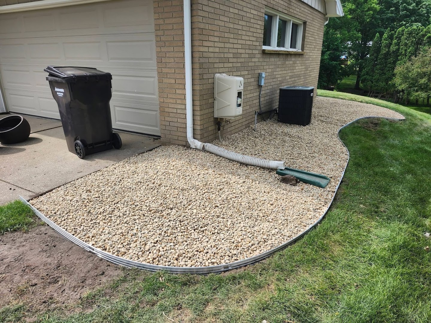 Gravel border bed install, West Michigan