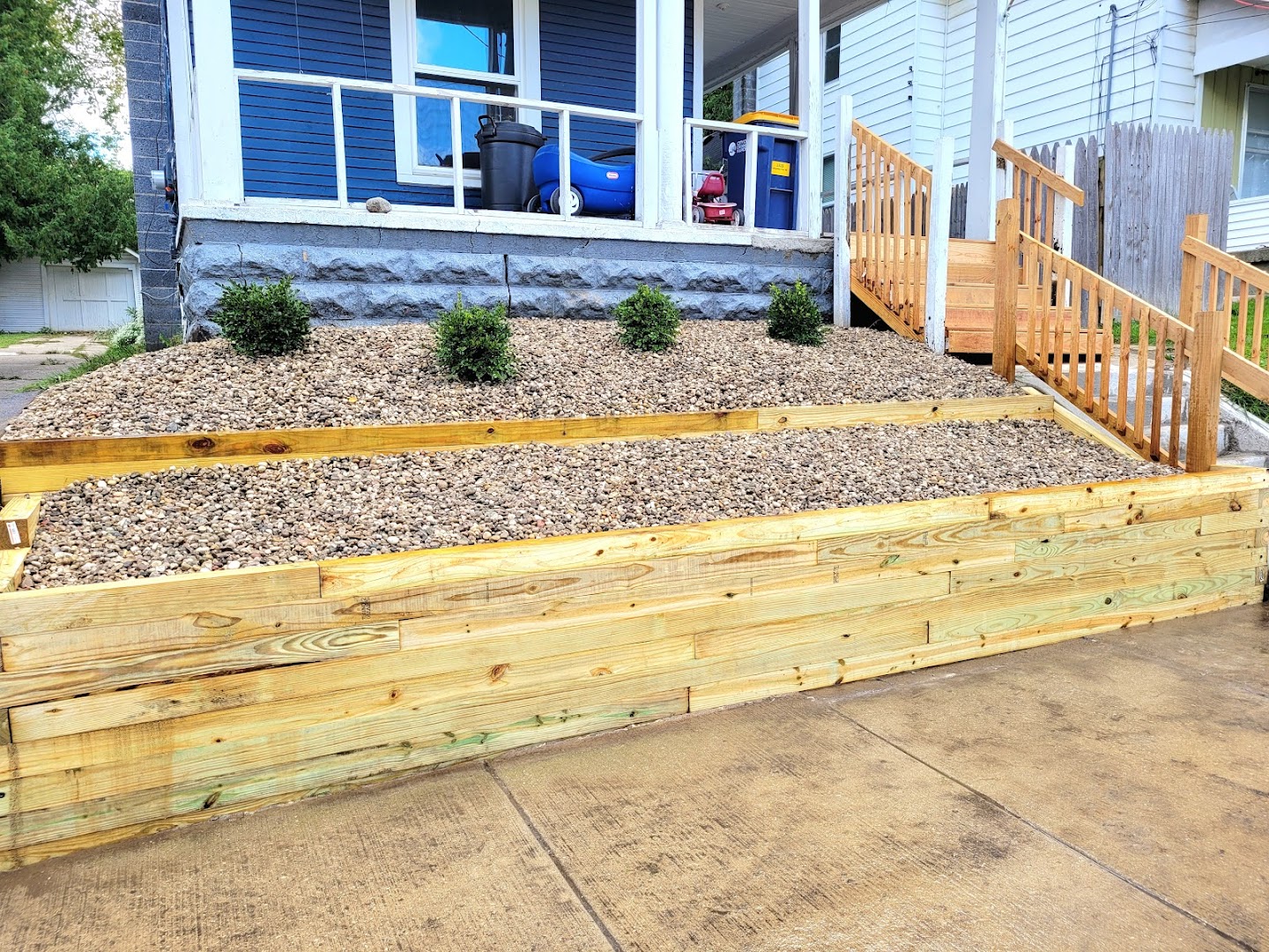 Timber retaining wall and planting bed, Grand Rapids MI